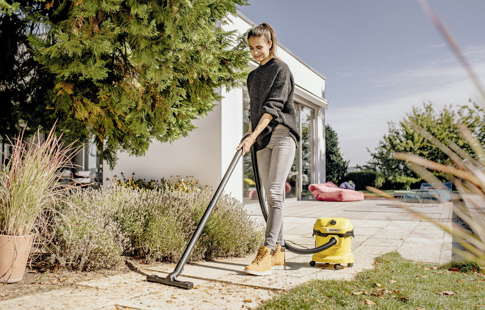 Профессиональный пылесос для сухой и влажной уборки Karcher WD 2 Plus  V-12/4/18, 1000 Вт цена - купить в интернет-магазине