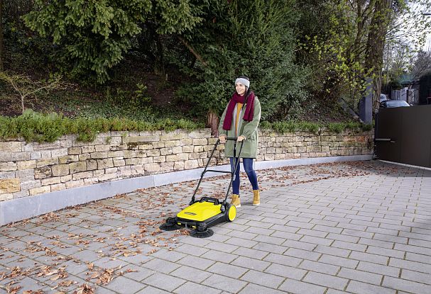 Ручная подметальная машина Karcher S4 Twin, 68 см фото