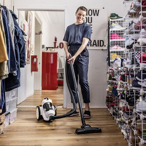 Пылесос Karcher VC 3 EU-I, 700 Вт фото