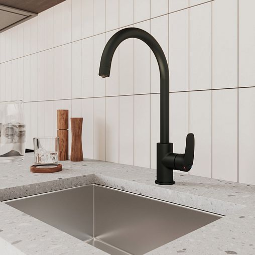 Смеситель для кухни Milardo Rora, с подключением к фильтру, черный матовый фото
