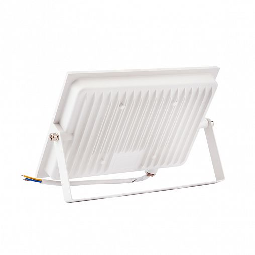 Прожектор светодиодный Rexant, 100 Вт, 5000 К, IP65, белый фото Прожектор светодиодный Rexant, 100 Вт, 5000 К, IP65, белый фото