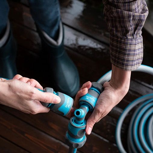 Коннектор для шлангов Plantic by Fiskars light, с аквастопом, 3/4" фото