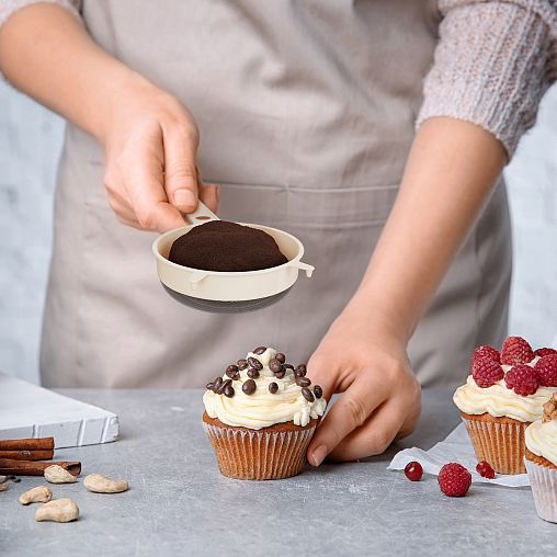 Сито-дуршлаг с пластиковой ручкой Альтернатива, d 11,2 см, микс фото