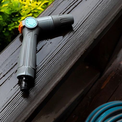 Пистолет-распылитель для полива Plantic by Fiskars light, регулируемый фото