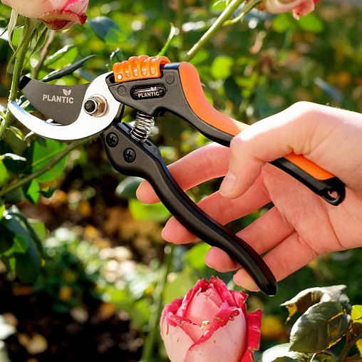 Секатор плоскостной Plantic by Fiskars PRO83, 210 мм фото