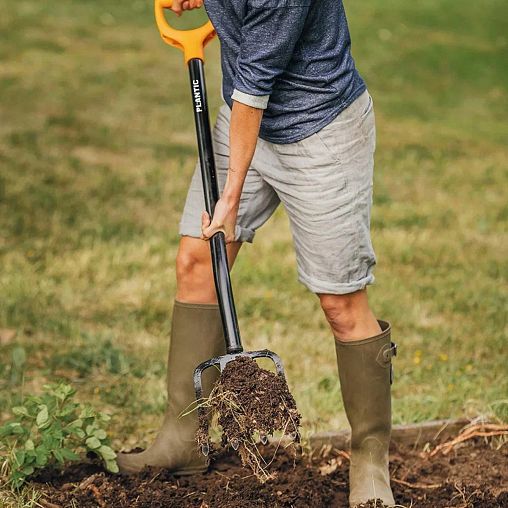 Вилы садовые Plantic by Fiskars Terra, с металлическим черенком и ручкой, 1200 мм фото