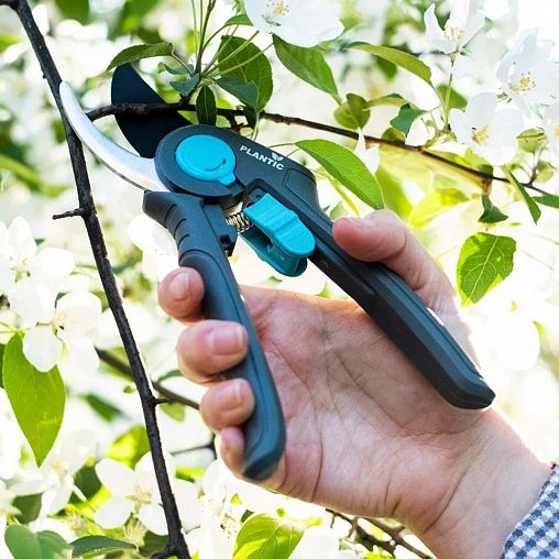 Секатор плоскостной Plantic by Fiskars Light L64, 205 мм фото