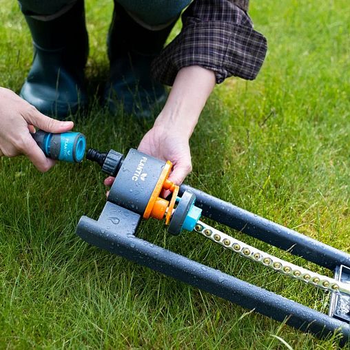 Дождеватель осциллирующий Plantic by Fiskars light, 15 форсунок фото