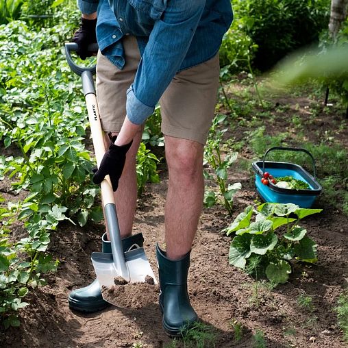 Лопата штыковая облегченная Plantic by Fiskars Light, с черенком и ручкой, 1070 мм фото