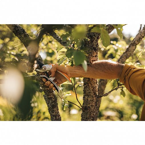 Секатор плоскостной Fiskars Plus PowerLever P751, 285 мм фото