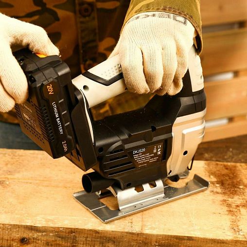 Лобзик аккумуляторный Deko DKJS20, 20 В, 2 x 2 Ач Li, ЗУ фото