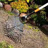 Грабли веерные Plantic by Fiskars Terra, с деревянным черенком, 22 зуба, 1740 мм фото